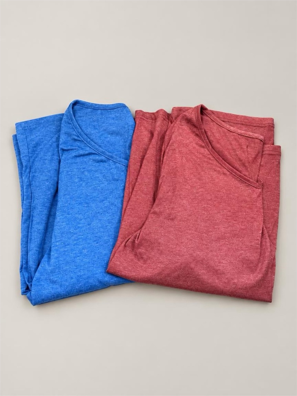 Pair of Like New SHEIN Women’s V-Neck Short Sleeve Tees in Blue and Red - 1XL
